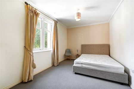 3 bedroom flat to rent - Photo 4