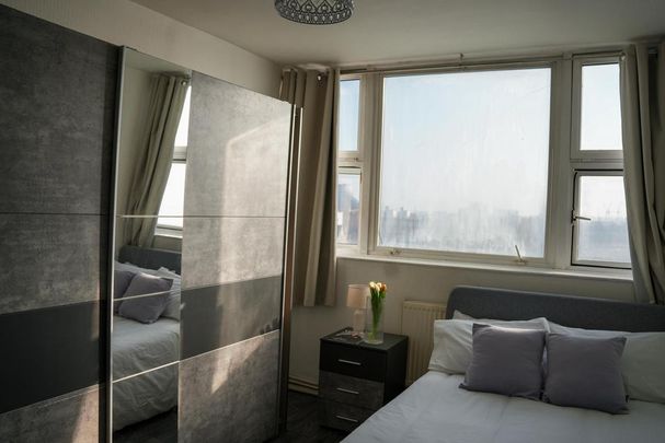 4 bedroom flat to rent - Photo 1