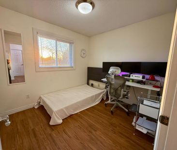 For Lease - 15 Inverhuron Trail, Oakville, Ontario - Photo 2