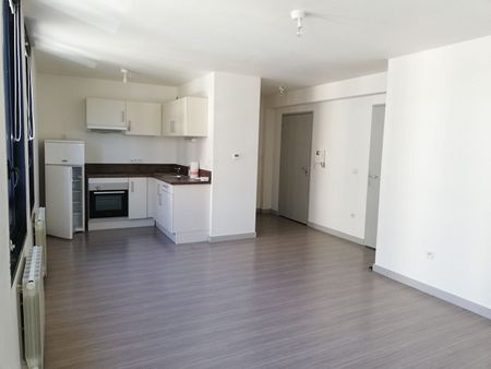 Location Appartement 2 pièces 46m² - Photo 2