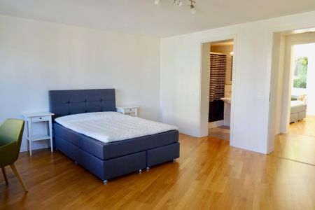 Furnished room in modernised apartment in a top location - Photo 4