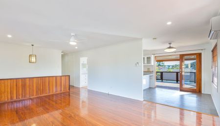 Ideal Family Home In Perfect Location - Photo 2