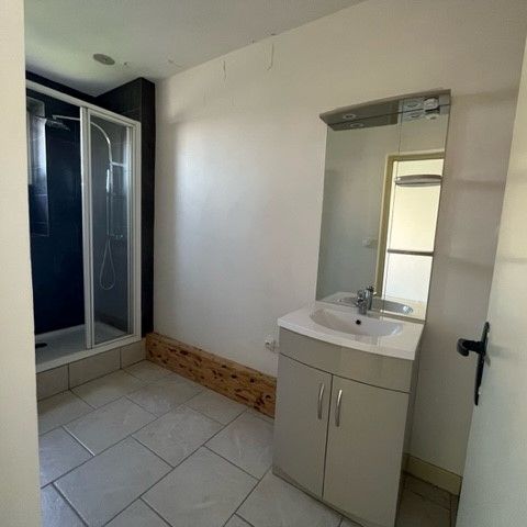 Dans belle maison, joli T1 entièrement rénové - Photo 1