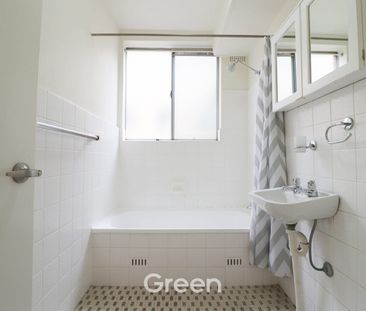 Convenient, Well-Maintained 2-Bedroom Unit Close to Transport & Shops! - Photo 5