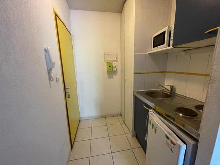 Location Appartement 1 pièce 18m² NIMES 30000 - Photo 5