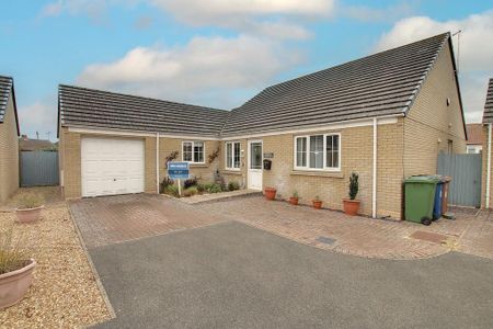 3 bedroom detached bungalow to rent - Photo 4
