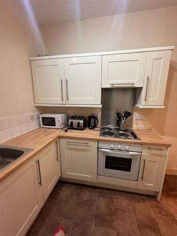 4 bedroom flat to rent - Photo 3