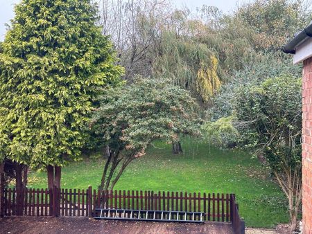 4 bedroom detached house to rent - Photo 4