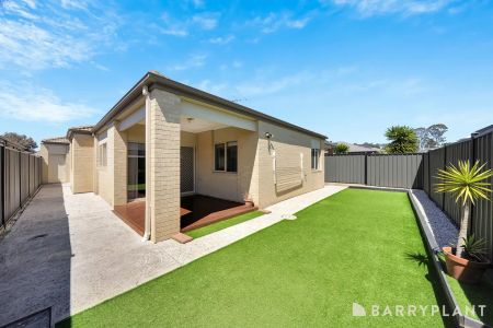 “Multiple living zones!” - Photo 3