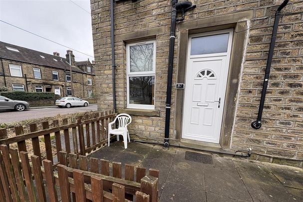 2 bedroom end of terrace house to rent - Photo 1