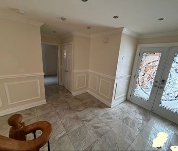 For Lease - 1622 Bristol Road, Mississauga, Ontario - Photo 2