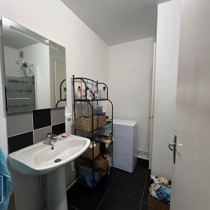 Location Appartement 2 pièces 42m² LILLE 59000 - Photo 3