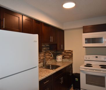 For Lease - 1 SHAFTSBURY Avenue Unit# APT 1 BEDROOM, Richmond Hill,... - Photo 6