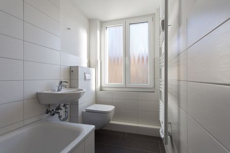 !! NEU !! Tolle 3-Raum, citynah und trotzdem im Grünen - Photo 2