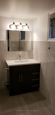 For Lease - 5 Rangoon Road, Toronto, Ontario - Photo 2