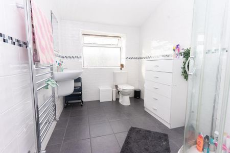 5 bedroom terraced house to rent - Photo 2