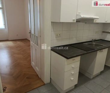 Velmi pěkný byt 1+kk po rekonstrukci, Praha 10 - Vršovice - Фото 1