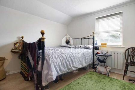 Crowhurst Court, Crowhurst Road, Colchester, CO3 - Photo 2