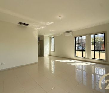 Newly Renovated 3 Bedroom Duplex! - Photo 1