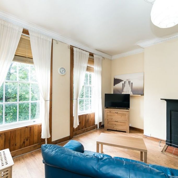 B Blenheim Square, Hyde Park, Leeds - Photo 1