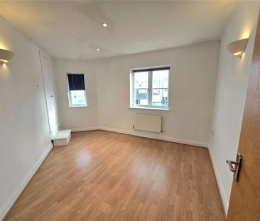 2 bedroom property to rent Martinique Way, Sovereign Harbour South,... - Photo 1