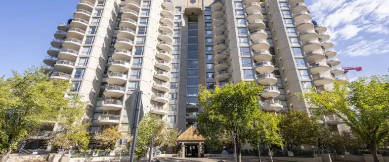 The Liberte Penthouse - Luxury Living in the Heart of Eau Claire! | 804 3 Ave SW, Calgary - Photo 1