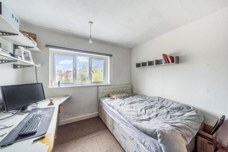 5 bedroom semi-detached house to rent - Photo 3