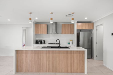 Stylish Four-Bedroom Clarendon Home with Modern Family Living - Photo 4