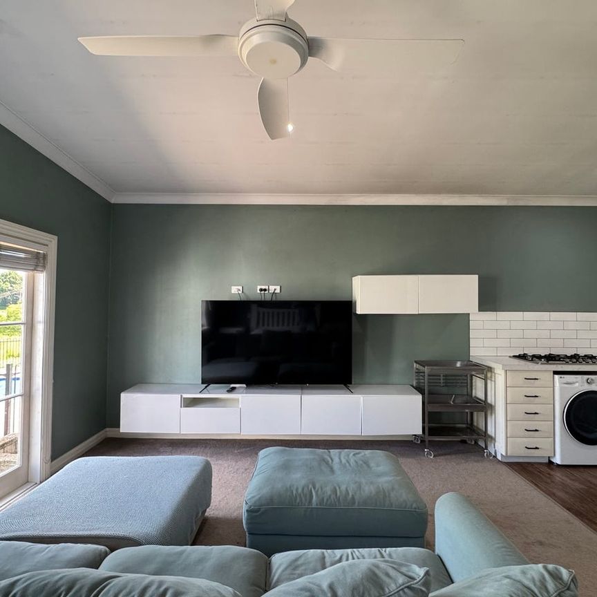 Quiet Self-Contained 1 Bedroom Studio - Photo 1