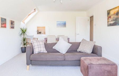 3 bedroom apartment to rent - Photo 2