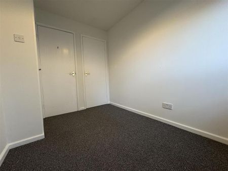 2 bedroom semi-detached house to rent - Photo 3