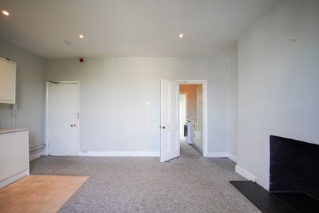 Second Floor Flat, , Hampton Park, Redland, BS6 6LG - Photo 2
