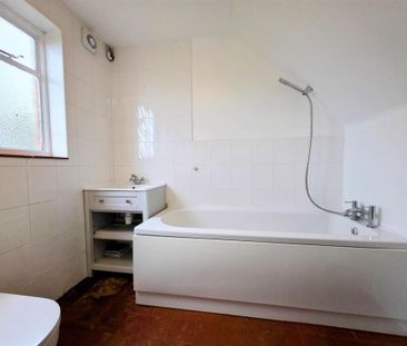 3 bedroom end of terrace house to rent - Photo 5