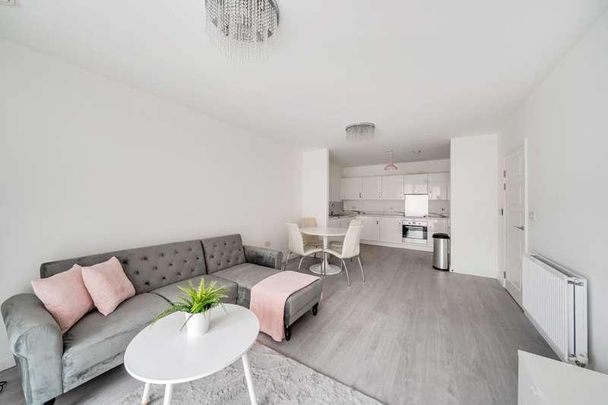 Grahame Park Way, Colindale, NW9 - Photo 1