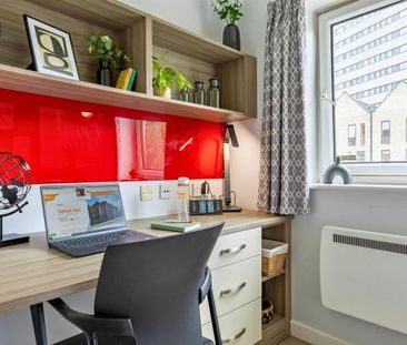 1 bedroom in a flat share to rent - Photo 4