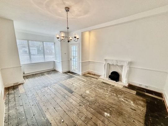 Chaddesley Wood Road, BH13 7PN, Poole - Photo 1