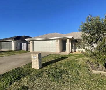 Lovely 4 Bedroom Family Home - Photo 5