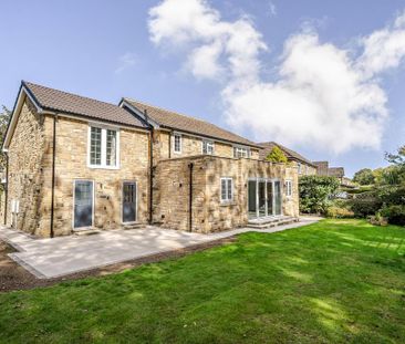 4 bedroom detached house to rent - Photo 1