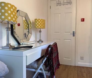 Room in a Shared House, Spindlewood Close, SO16 - Photo 3
