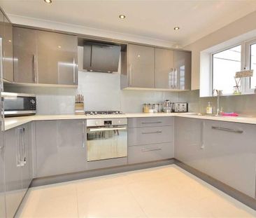 3 bedroom semi-detached house to rent - Photo 5