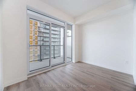 8960 Jane Street #1501 - Photo 2