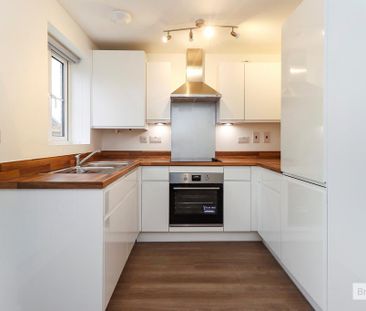 2 bedroom semi-detached house to rent - Photo 6