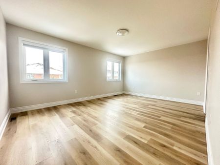 For Lease - 3682 Banff Court, Mississauga, Ontario - Photo 5