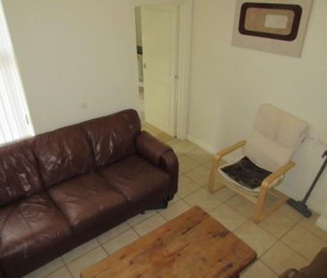 Great Student House, 56 University Avenue, Queens Quarter, Belfast,... - Photo 1