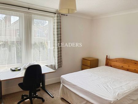 4 bedroom house to rent Adelaide Road, Southampton, SO17 - Photo 3