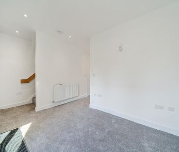 3 bedroom semi-detached house to rent - Photo 6