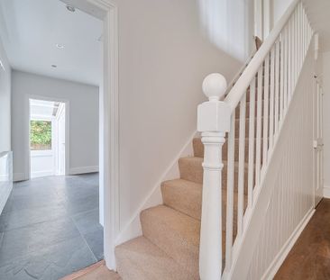 4 bedroom semi-detached house to rent - Photo 6