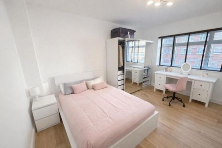 3 bedroom flat to rent - Photo 4