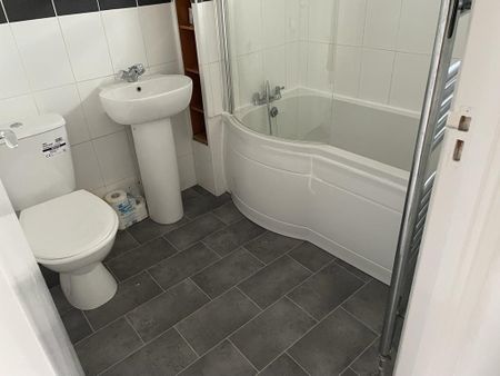 2 bedroom terraced house to rent - Photo 5