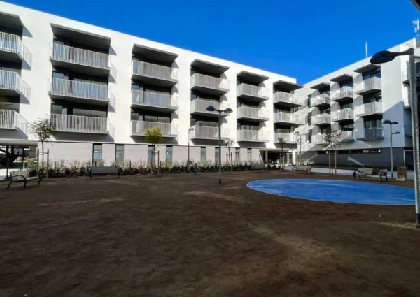 Piso de alquiler en Plaza Mª Mercè Marçal, Centre